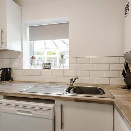 Curlew - 3 Bedrooms Wi-Fi, Parking, Contractors Thornton  Exterior photo